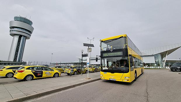 Double-decker buses connect Central Station and Sofia Airport in 25 minutes